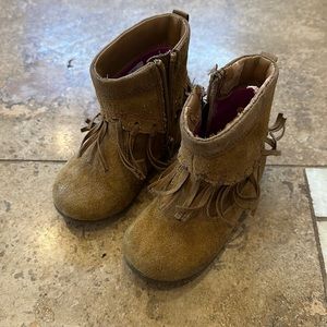 The cutest fringe toddler boots!  Excellent used condition